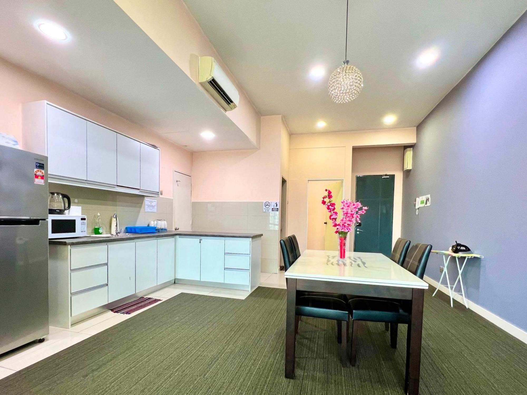 Capital O 90987 The Loft Residences Homestay @ Imago Shopping Mall 2 Kampong Sembulan Екстериор снимка