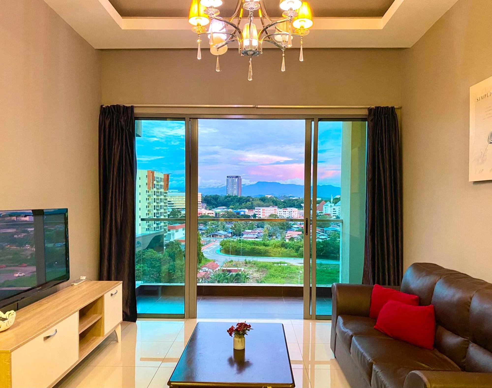Capital O 90987 The Loft Residences Homestay @ Imago Shopping Mall 2 Kampong Sembulan Екстериор снимка